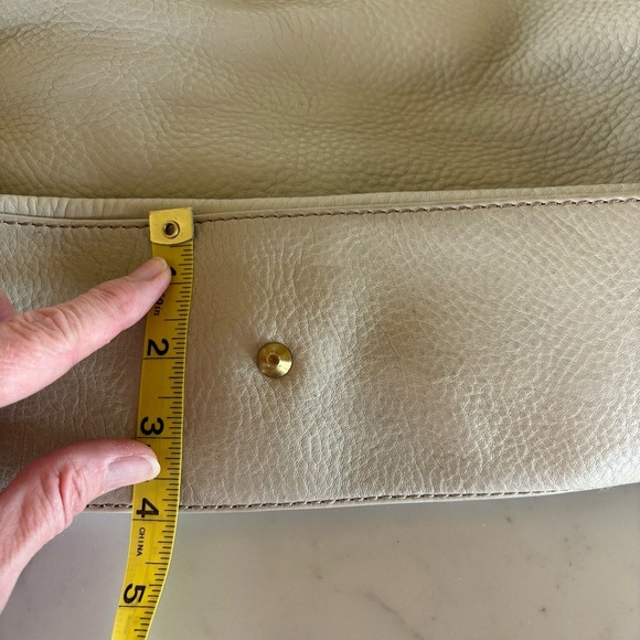 Oroton Cream Leather Shoulder Bag - Picture 16 of 16